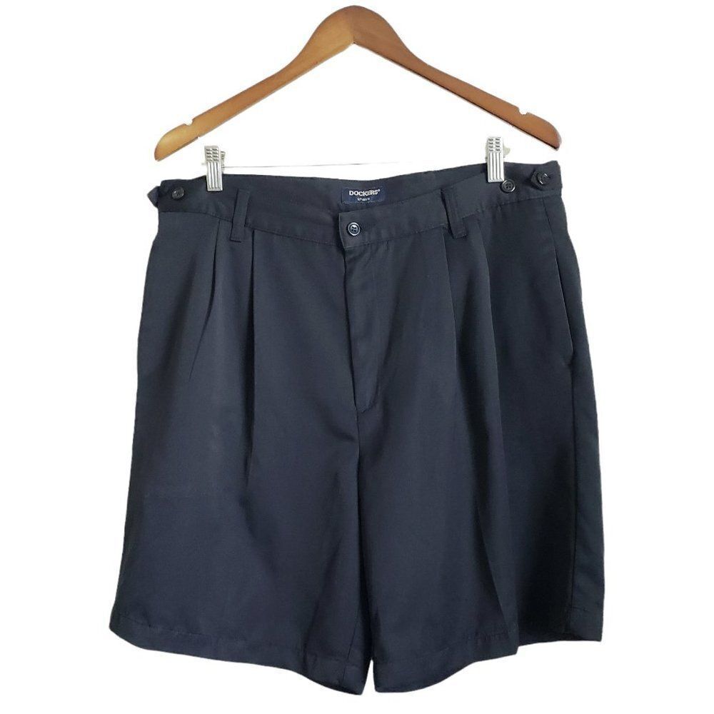 Docker's black pleated khakis size 36W